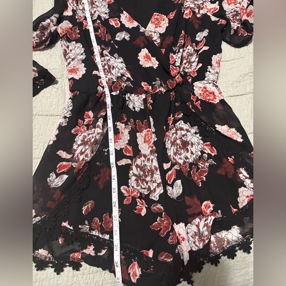 Astr Black and Floral Jumpsuit Size M - Picture 12 of 13